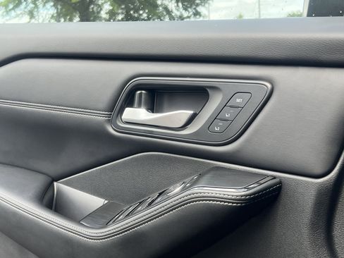 Certified 2025 Nissan Rogue SL w/ SL Premium Package FWD image 16