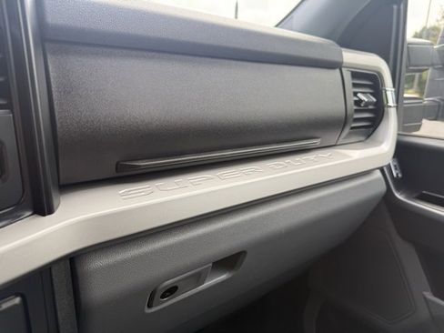 Used 2025 Ford F350 XLT image 28