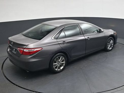Used 2017 Toyota Camry SE FWD image 29