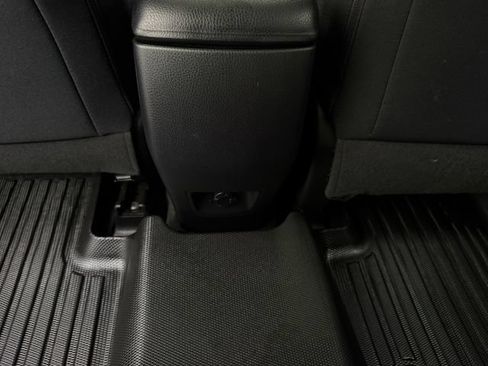 Used 2018 Toyota RAV4 XLE w/ Plus Extra Value Package FWD image 32