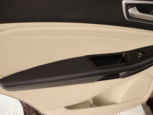 Used 2018 Ford Edge Titanium w/ Equipment Group 302A image 17