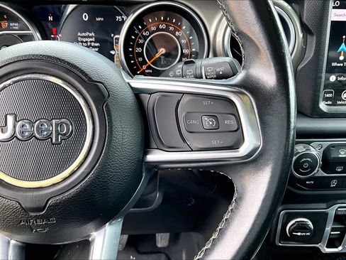 Used 2018 Jeep Wrangler Unlimited Sahara w/ Dual Top Group image 24