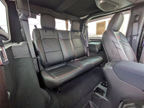 Used 2024 Jeep Wrangler Rubicon image 19