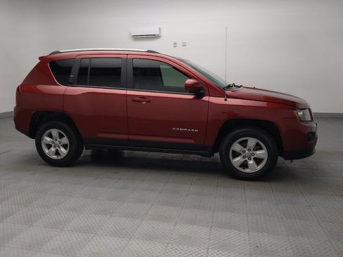 Used 2017 Jeep Compass Latitude image 11