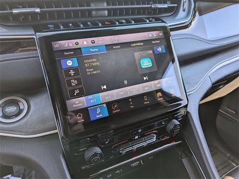 Used 2023 Jeep Grand Cherokee 4WD 4xe w/ Luxury Tech Group II image 15