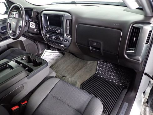 Used 2018 Chevrolet Silverado 1500 LT w/ All Star Edition image 31