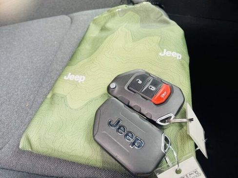 Used 2024 Jeep Wrangler Unlimited Sport AWD/4WD image 38