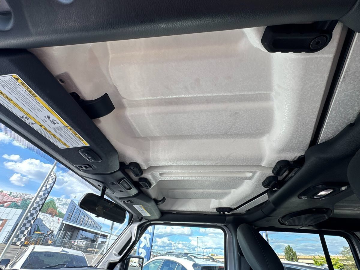 Used 2018 Jeep Wrangler Unlimited Rubicon w/ LED Lighting Group AWD/4WD image 14