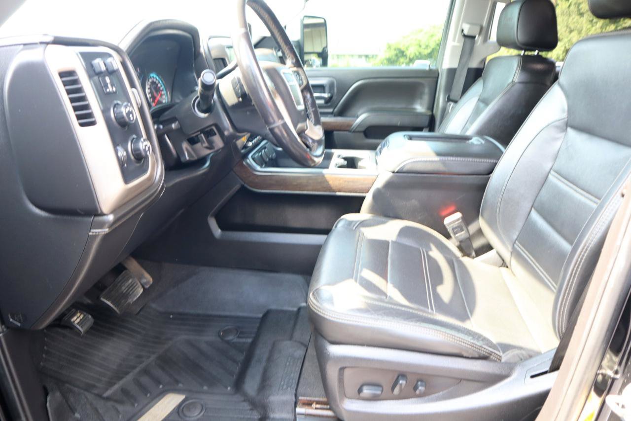 Used 2019 GMC Sierra 2500 Denali w/ Duramax Plus Package AWD/4WD image 14