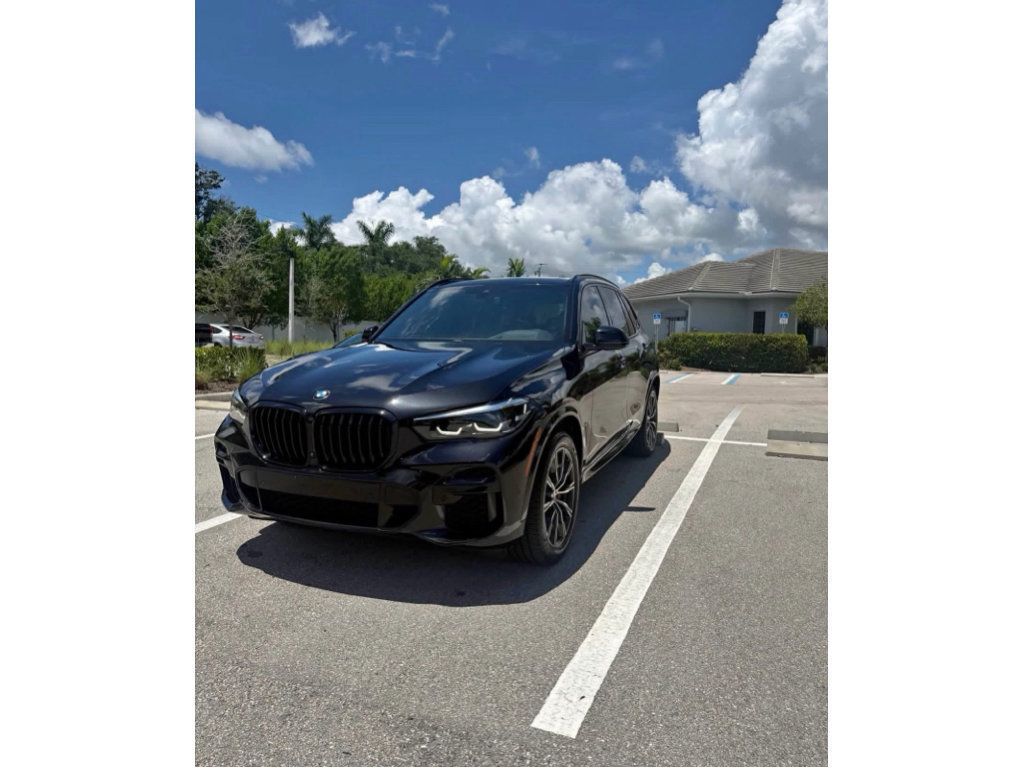 Used 2022 BMW X5 xDrive40i w/ M Sport Package AWD/4WD image 2