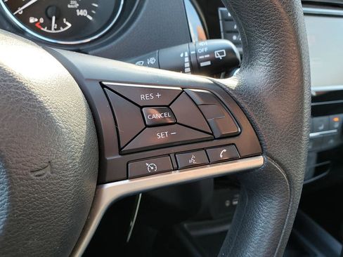 Used 2019 Nissan Rogue S image 21