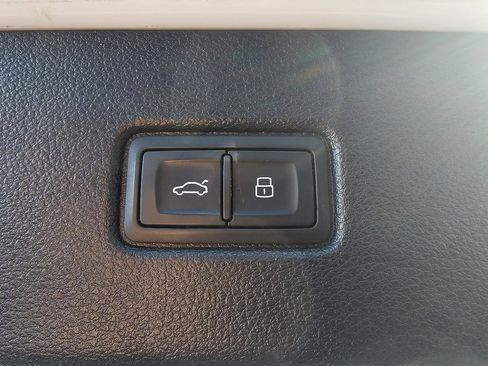 Used 2017 Audi Q7 3.0T Premium Plus AWD/4WD image 16