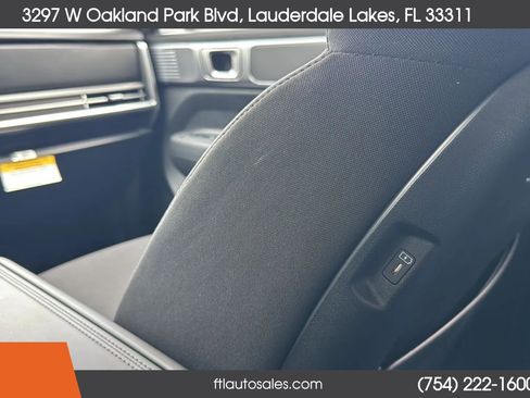 Used 2025 Hyundai Santa Fe SE image 43