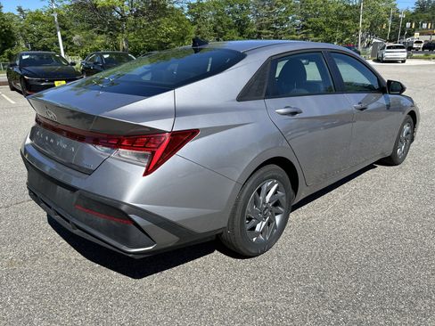 New 2026 Hyundai Elantra Hybrid FWD image 7