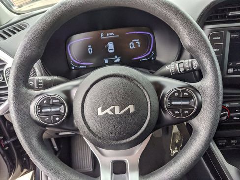 Certified 2025 Kia Soul LX image 28