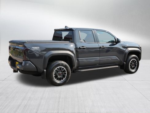 Certified 2025 Toyota Tacoma TRD Off-Road AWD/4WD image 8