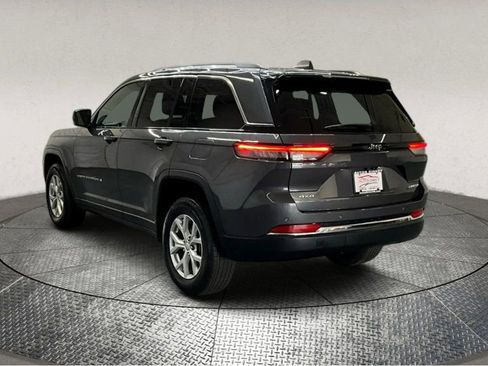 Used 2023 Jeep Grand Cherokee Limited image 6