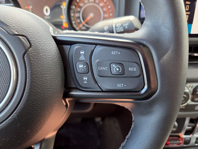Certified 2025 Jeep Gladiator Mojave AWD/4WD image 31