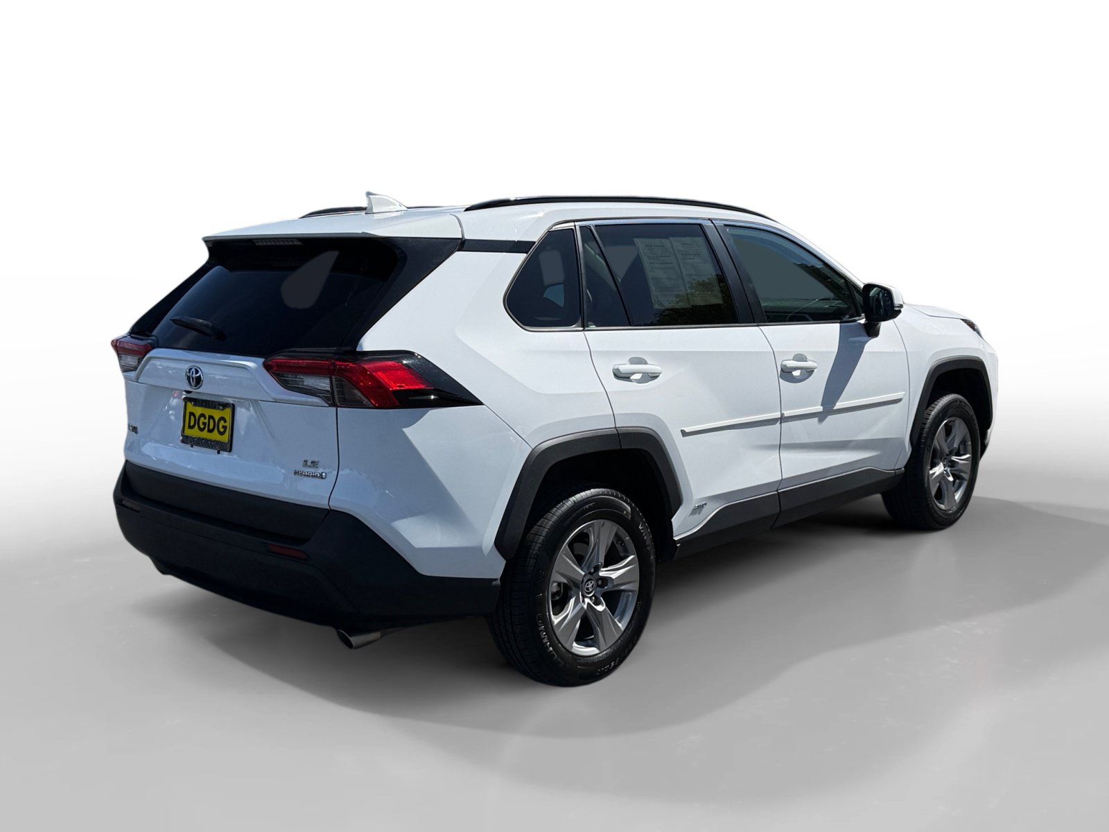 Used 2024 Toyota RAV4 LE AWD/4WD image 5