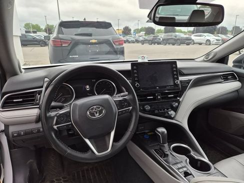 Used 2024 Toyota Camry XLE w/ Navigation Package FWD image 10