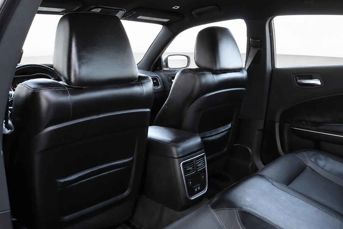 Used 2018 Dodge Charger R/T w/ Plus Group RWD image 18