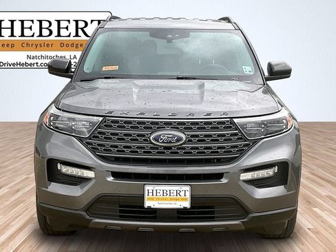 Used 2023 Ford Explorer XLT w/ Equipment Group 202A RWD image 3