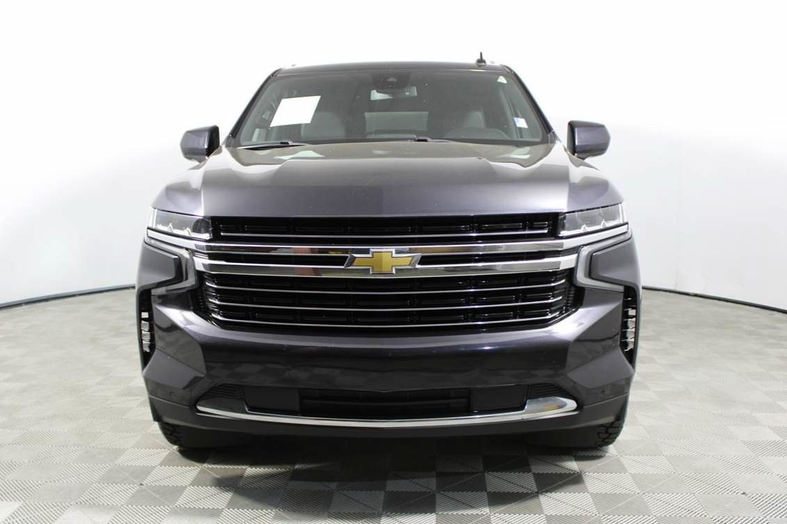 Used 2024 Chevrolet Suburban LT RWD image 2