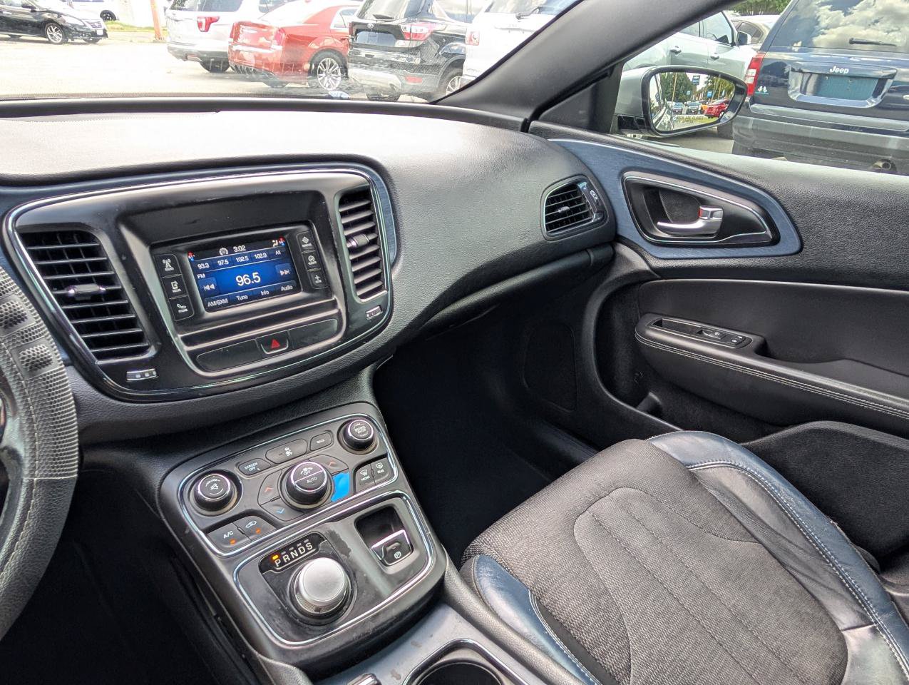 Used 2015 Chrysler 200 S w/ Comfort Group FWD image 21
