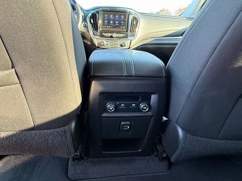 Certified 2021 Chevrolet Traverse LT image 27