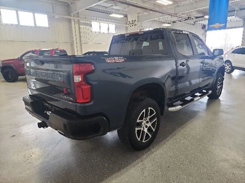 Used 2019 Chevrolet Silverado 1500 Custom Trail Boss w/ Custom Convenience Package AWD/4WD image 5