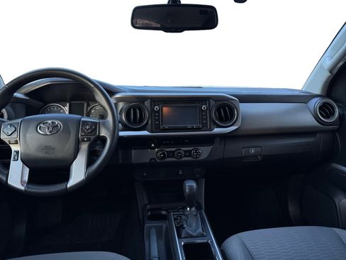 Used 2017 Toyota Tacoma SR5 image 11