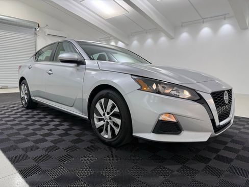 Used 2022 Nissan Altima 2.5 S FWD image 1