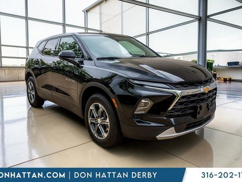 Used 2025 Chevrolet Blazer LT FWD image 34