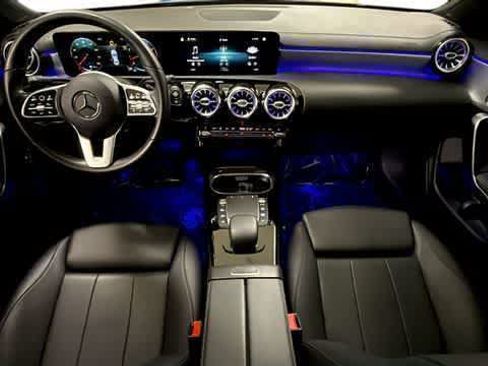 Used 2021 Mercedes-Benz CLA 250 image 4