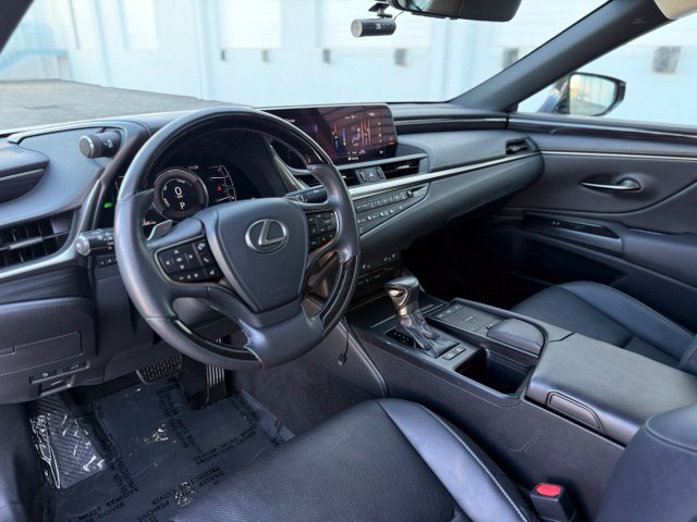 Used 2019 Lexus ES 300h w/ Premium Package FWD image 11