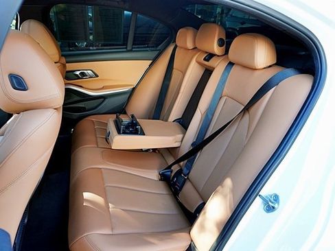 Used 2022 BMW 330i Sedan w/ Driving Assistance Package image 17