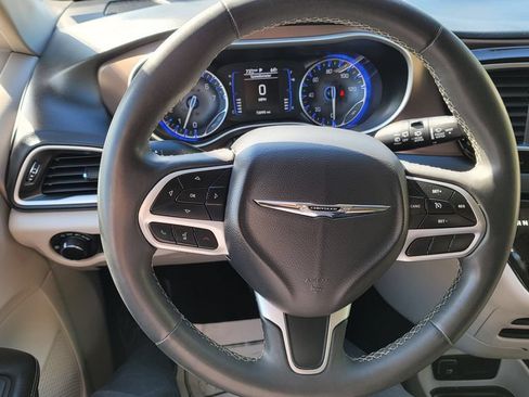 Used 2023 Chrysler Voyager LX FWD image 20