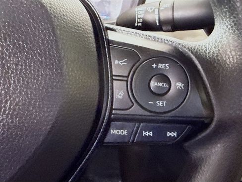 Used 2021 Toyota Corolla LE w/ LE Convenience Package image 15