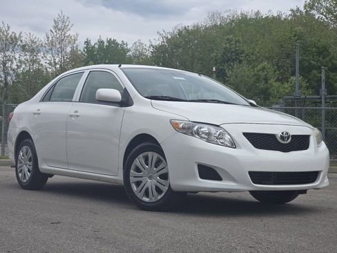 Used 2010 Toyota Corolla FWD image 1
