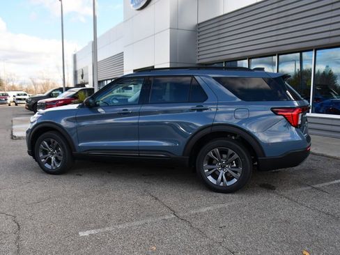 Used 2026 Ford Explorer Active w/ Active Comfort Package AWD/4WD image 3