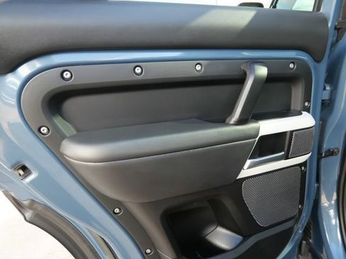 Used 2023 Land Rover Defender 110 S image 14