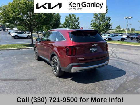 Certified 2024 Kia Sorento S w/ Panoramic Sunroof Package FWD image 8