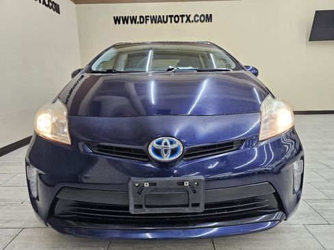 Used 2012 Toyota Prius V Two image 39