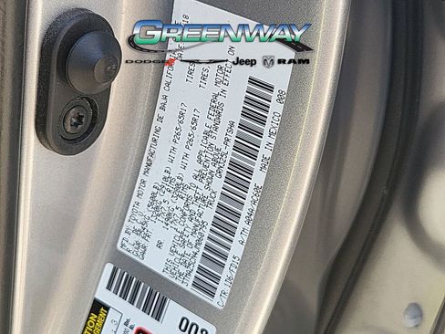 Used 2018 Toyota Tacoma TRD Sport w/ Technology Package image 5