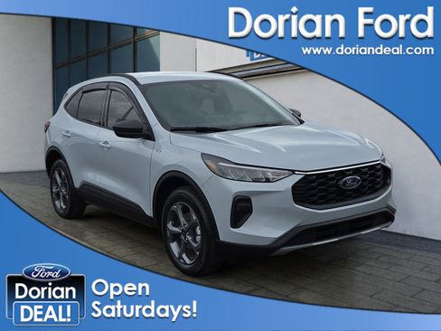 Used 2026 Ford Escape ST-Line w/ Cold Weather Package image 1