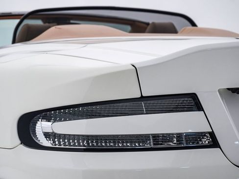 Used 2016 Aston Martin DB9 GT RWD image 15