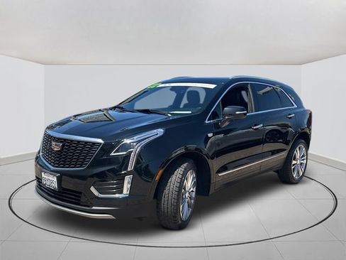 Certified 2022 Cadillac XT5 Premium Luxury FWD image 11