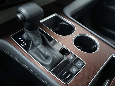 Used 2024 Toyota Sienna LE image 17