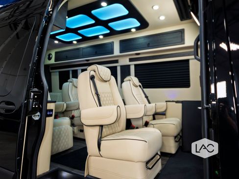 Used 2025 Mercedes-Benz Sprinter 3500 image 25