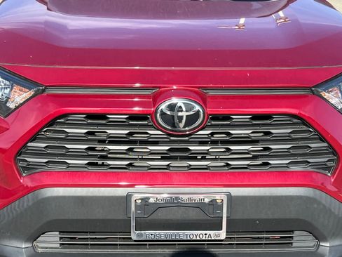 Used 2022 Toyota RAV4 LE FWD image 12